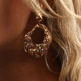 Brinco Oval Orgânico - Banhado a Ouro